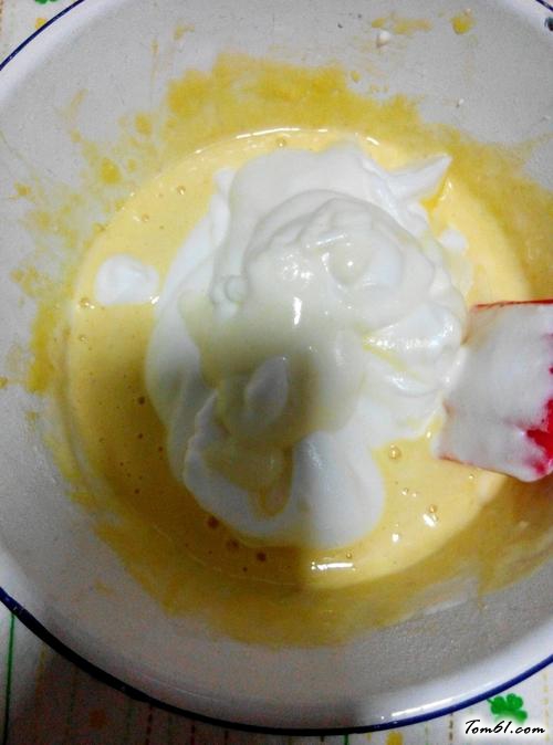 【草莓淡奶油蛋糕卷】