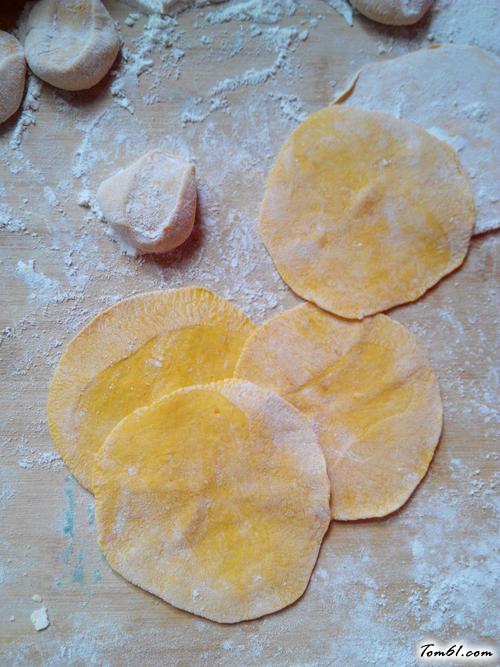 【南瓜玫瑰花卷】