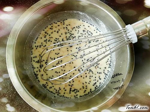 【芝麻椰蓉甜馅小卷】