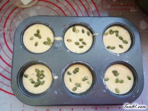 【南瓜籽蜂蜜小蛋糕】