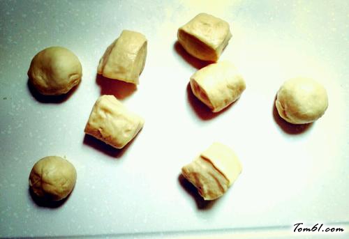 【巧克力淋面甜甜圈】