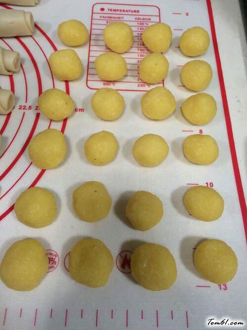 【椰蓉开口酥】