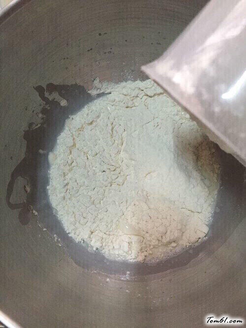 【炼乳小面包】