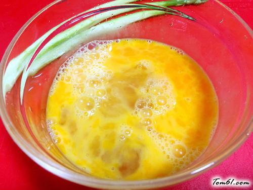 【芦笋鸡蛋“棒棒糖”】