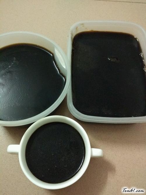 【蜂蜜汁龟苓膏】