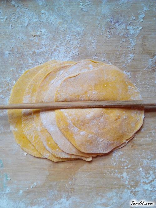 【南瓜玫瑰花卷】