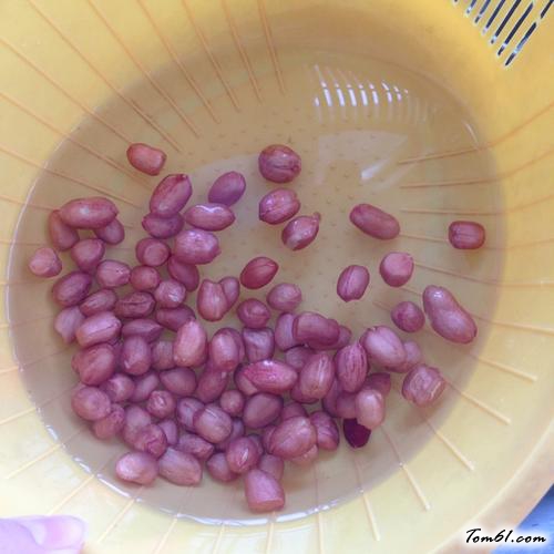 【五香盐爆花生米】