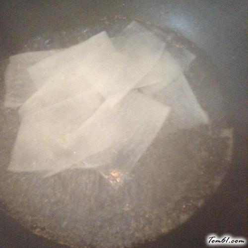 【萝卜鸡肉卷】