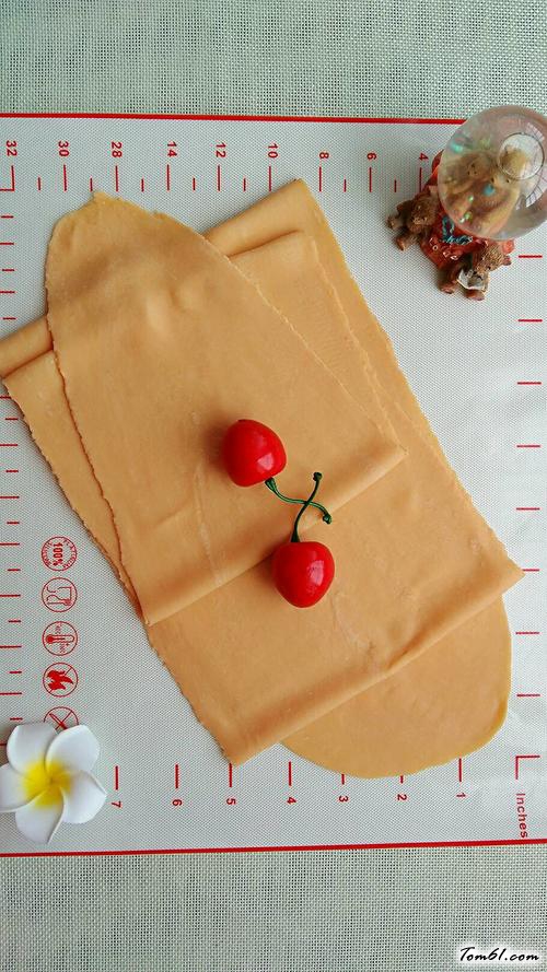 【胡萝卜元宝饺】