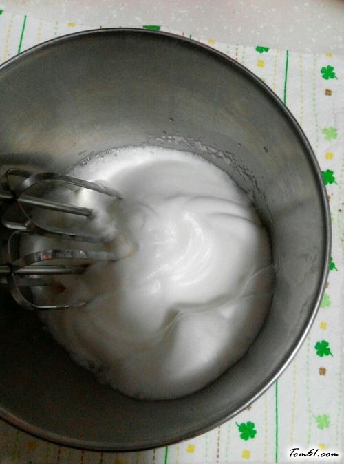 【草莓淡奶油蛋糕卷】