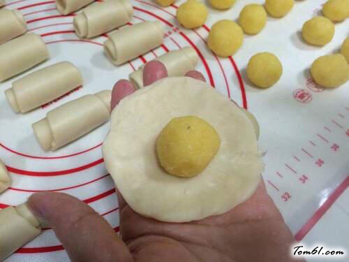 【椰蓉开口酥】