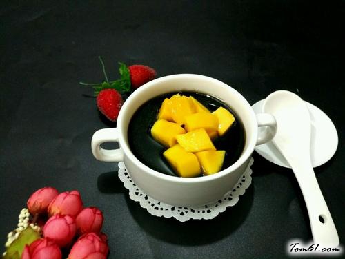 【蜂蜜汁龟苓膏】