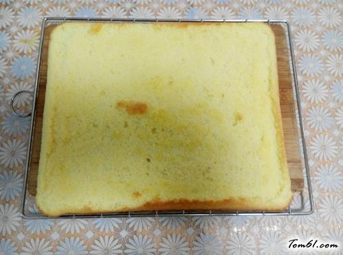 【草莓淡奶油蛋糕卷】