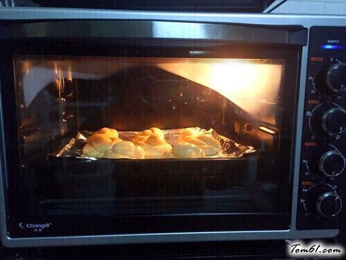 【炼乳小面包】