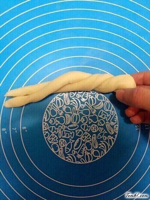 【炼乳小面包】