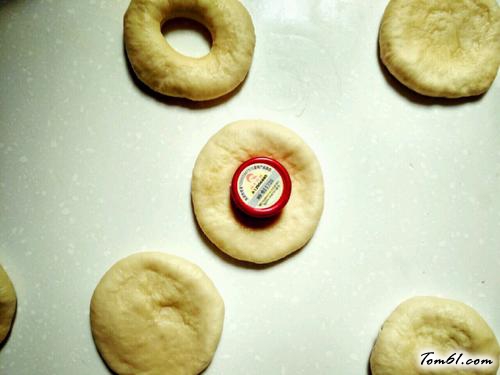 【巧克力淋面甜甜圈】