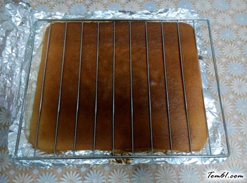 【草莓淡奶油蛋糕卷】