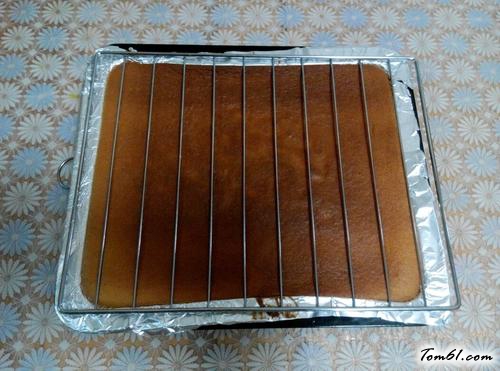 【草莓淡奶油蛋糕卷】