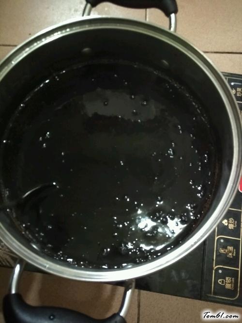 【蜂蜜汁龟苓膏】