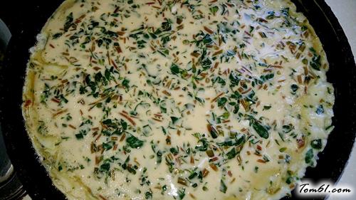 【马齿苋蒜香鸡蛋饼】