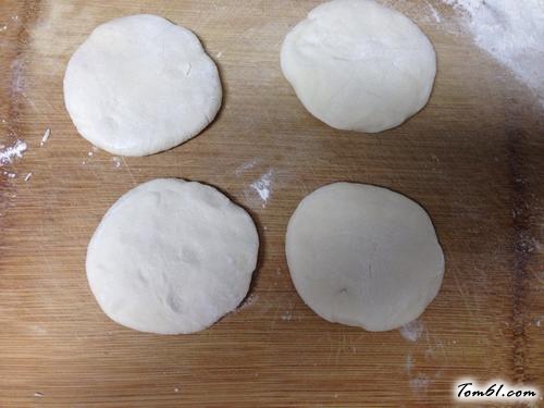 【芹香发面饼】