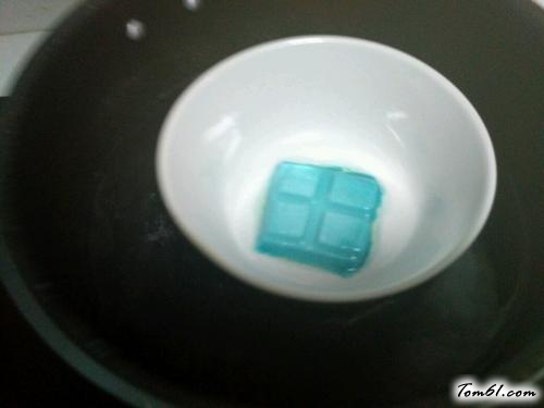 【巧克力淋面甜甜圈】