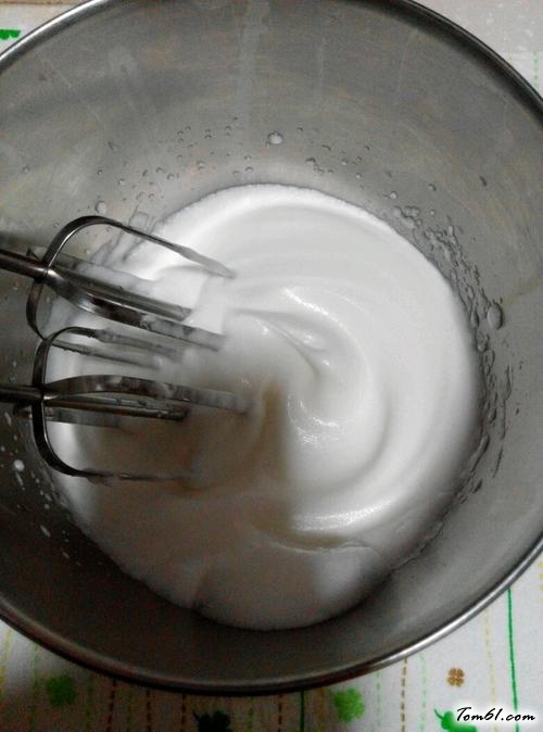 【草莓淡奶油蛋糕卷】