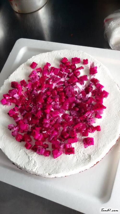 【雪域草莓裸蛋糕】