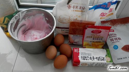 【奶牛花纹蛋糕卷】