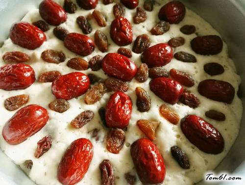 【葡萄干红枣发糕】