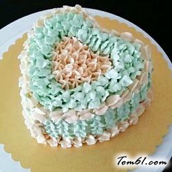 六寸裱花蛋糕的做法