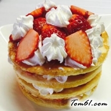 草莓层层糕的做法