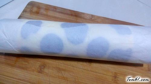 【奶牛花纹蛋糕卷】