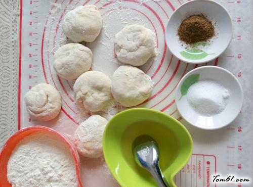 【自做发面小饼】