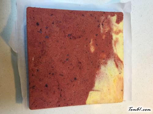 【草莓酸奶蛋糕卷】