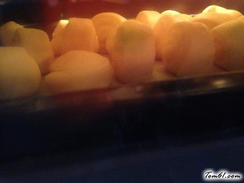 【奶香小面包】