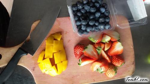 【雪域草莓裸蛋糕】