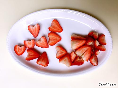 【草莓牛奶冰棒】