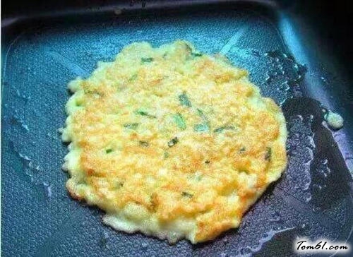 【鸡蛋脆米饼】