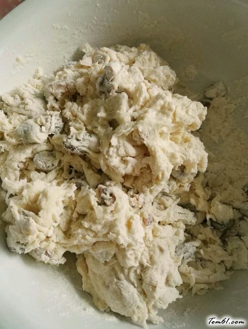 【葡萄干红枣发糕】