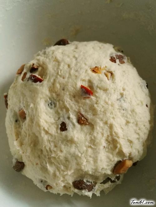 【葡萄干红枣发糕】