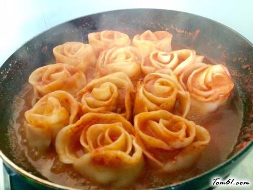 【番茄玫瑰花饺】