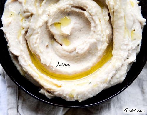 【圣女果鹰嘴豆泥色拉】