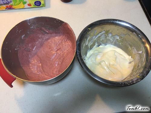 【草莓酸奶蛋糕卷】