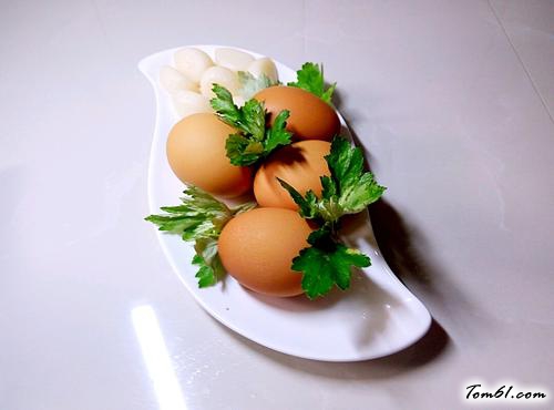 【 端午艾叶煮鸡蛋】