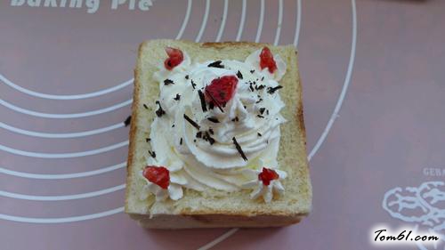 【口袋吐司奶油蛋糕】