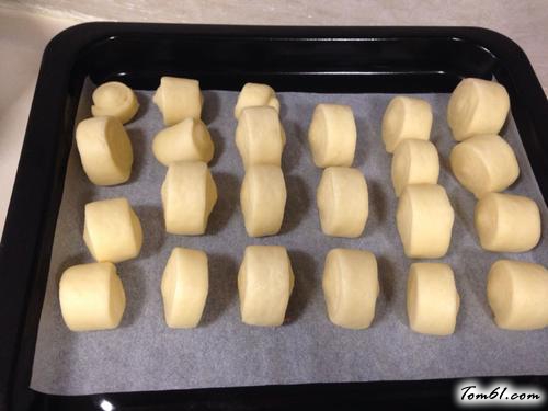 【奶香小面包】