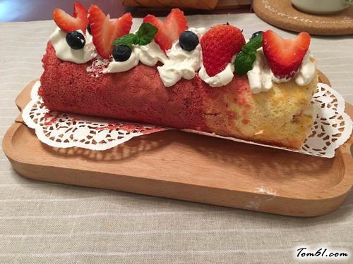 【草莓酸奶蛋糕卷】