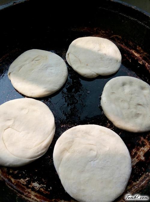 【自做发面小饼】