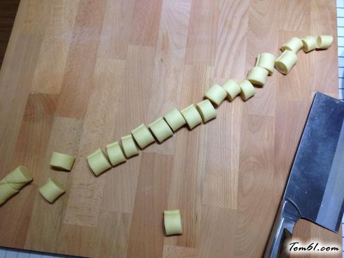 【奶香小面包】